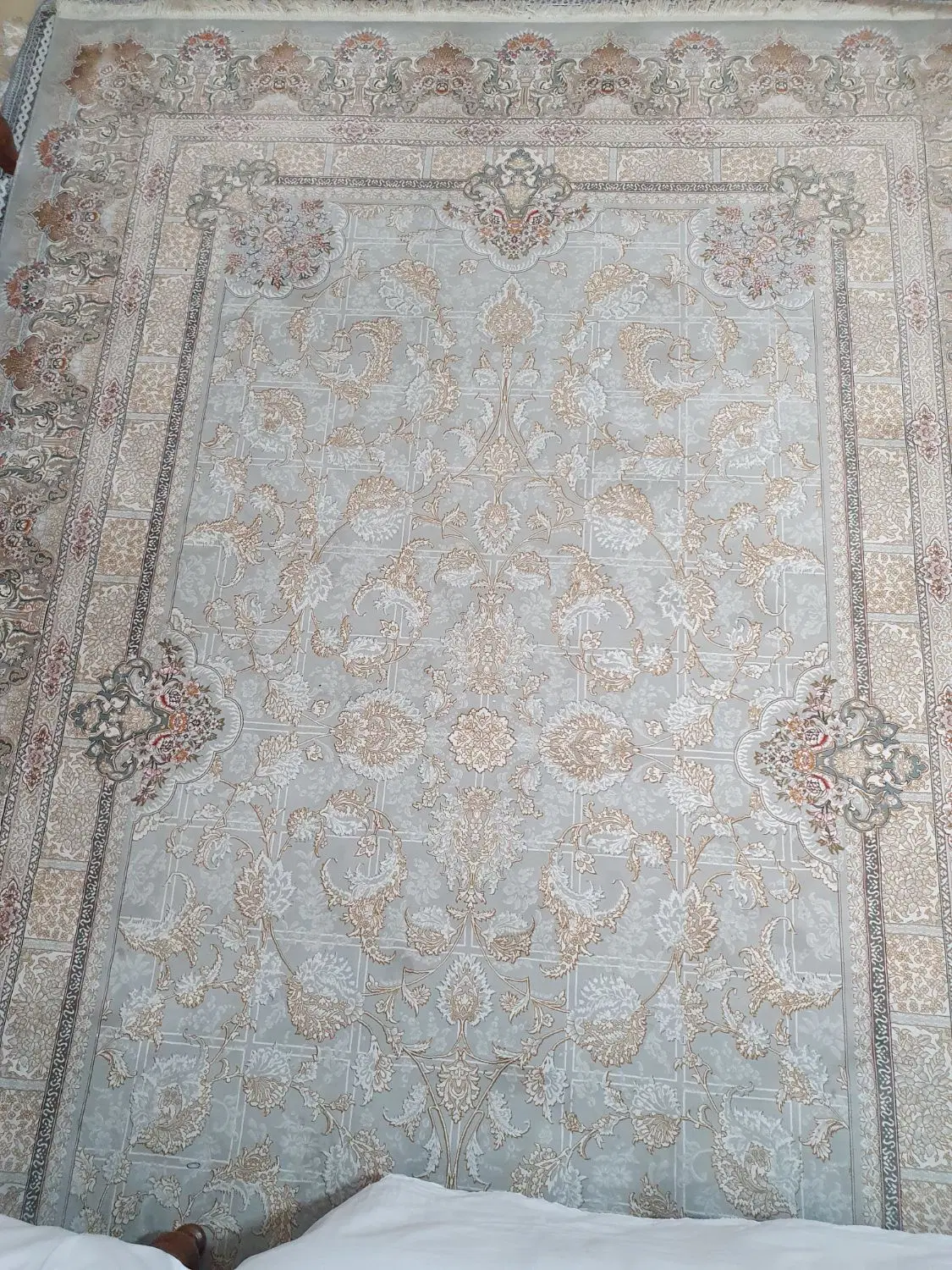 یک جفت فرش 6متری 1200شانه طلاکوب طوسی نقره ای 2عدد - تصویر 1