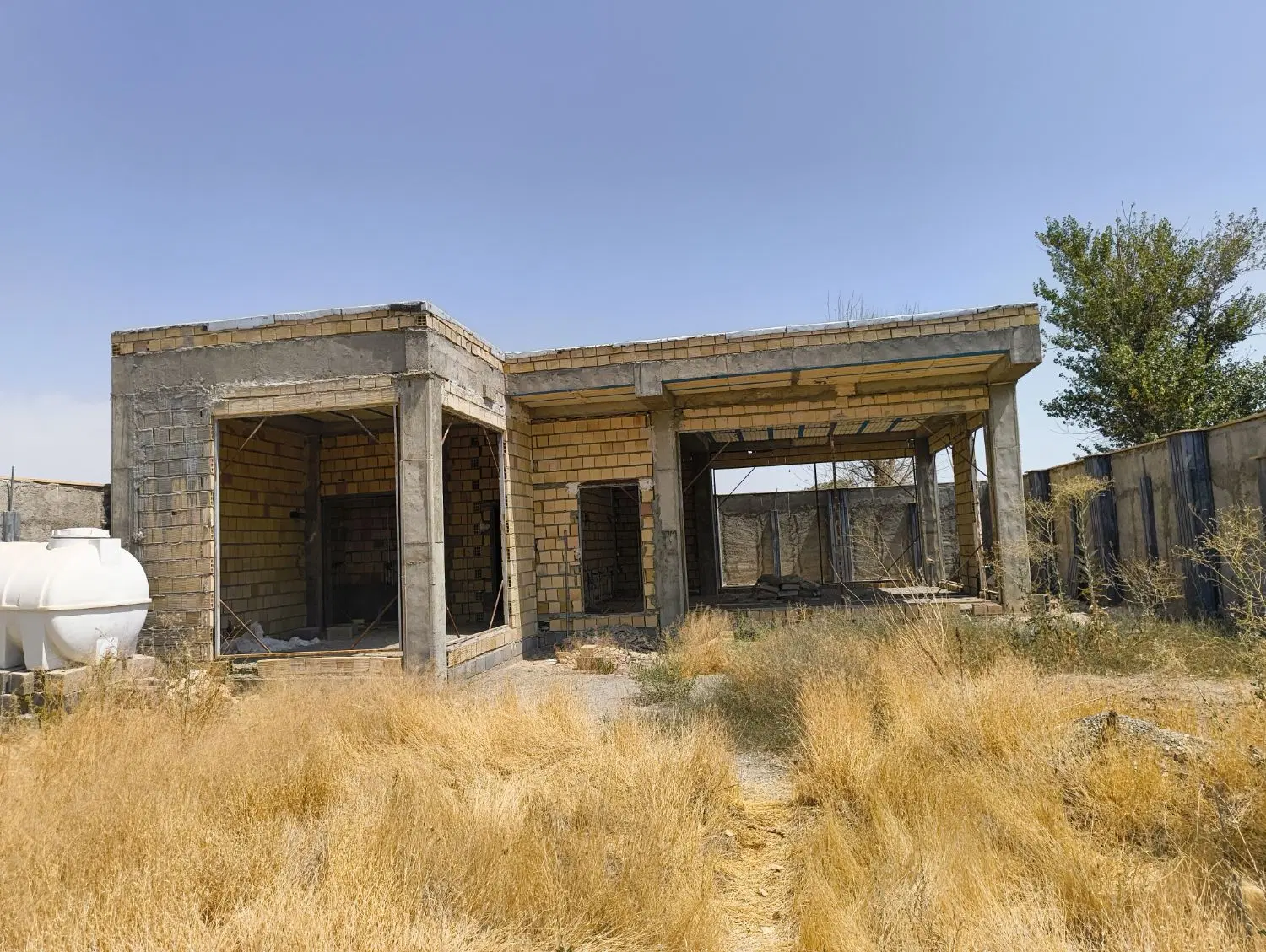 ویلا نیمه کاره - تصویر 3