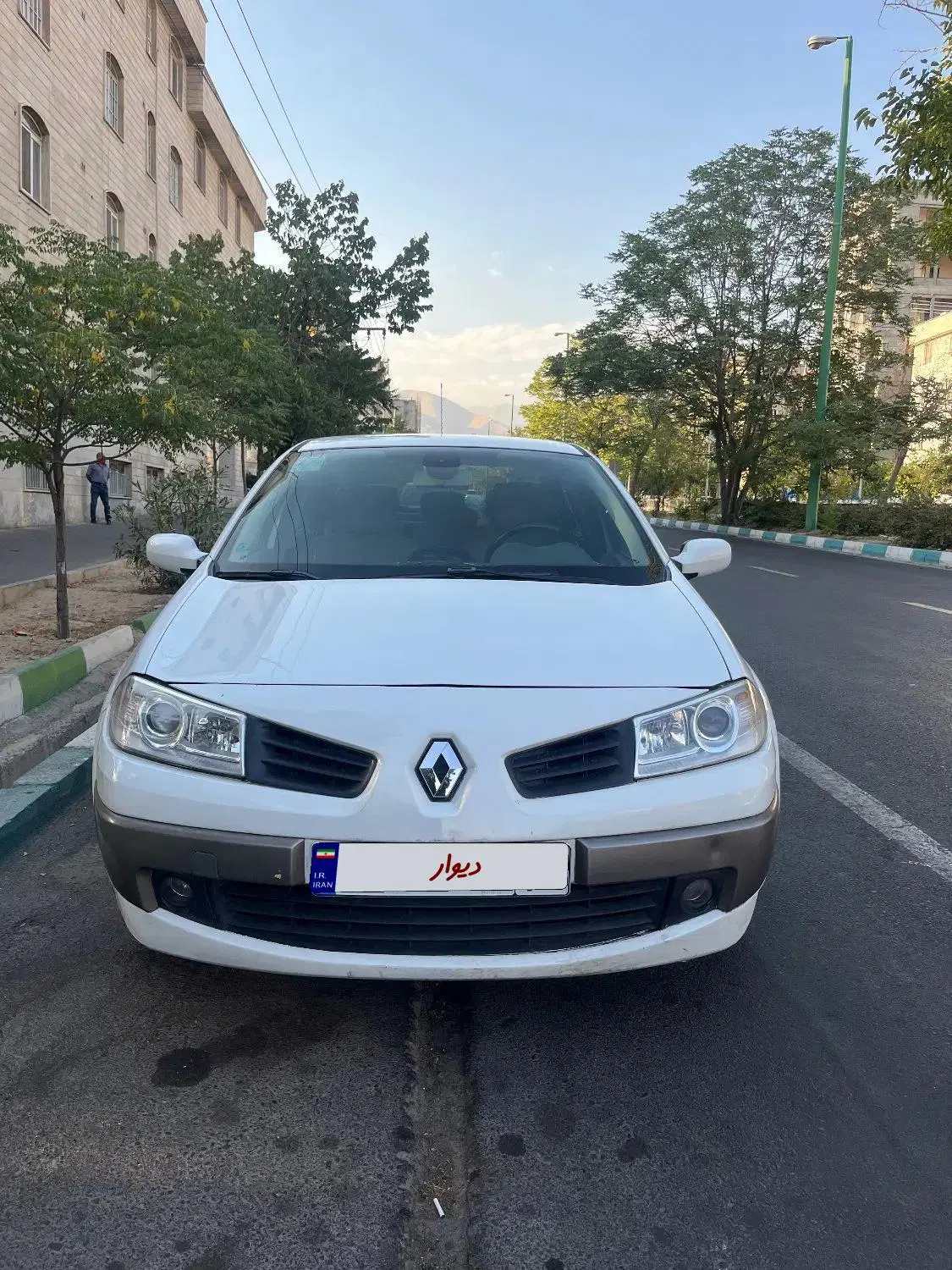 مگان ۲۰۰۰ مدل ۱۳۹۱ - تصویر 1